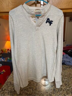 Vintage Abercrombie & Fitch Cream/Grey Long-Sleeve Henley Shirt Y2K Men’s M